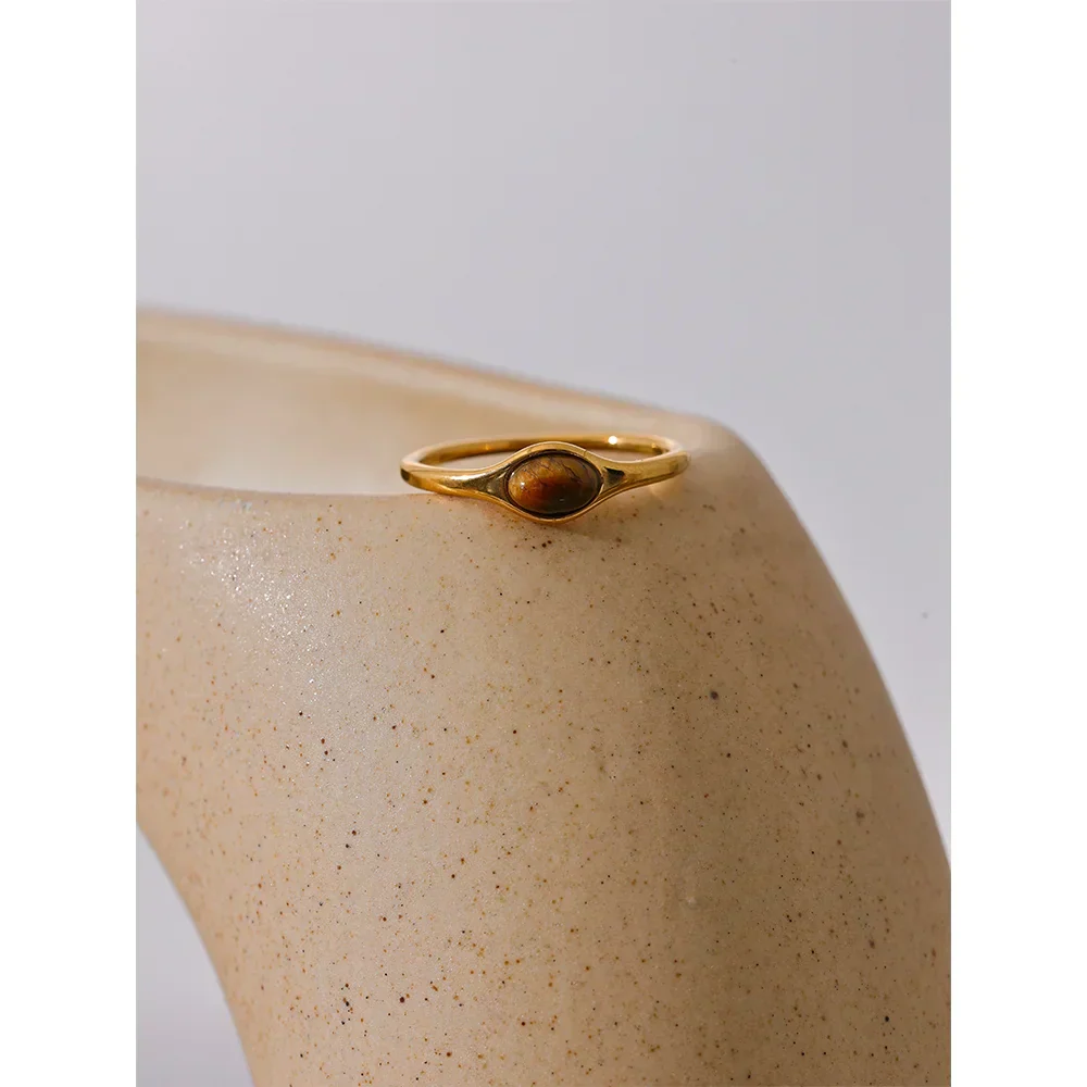 Slim Amber Cabochon Gold Ring