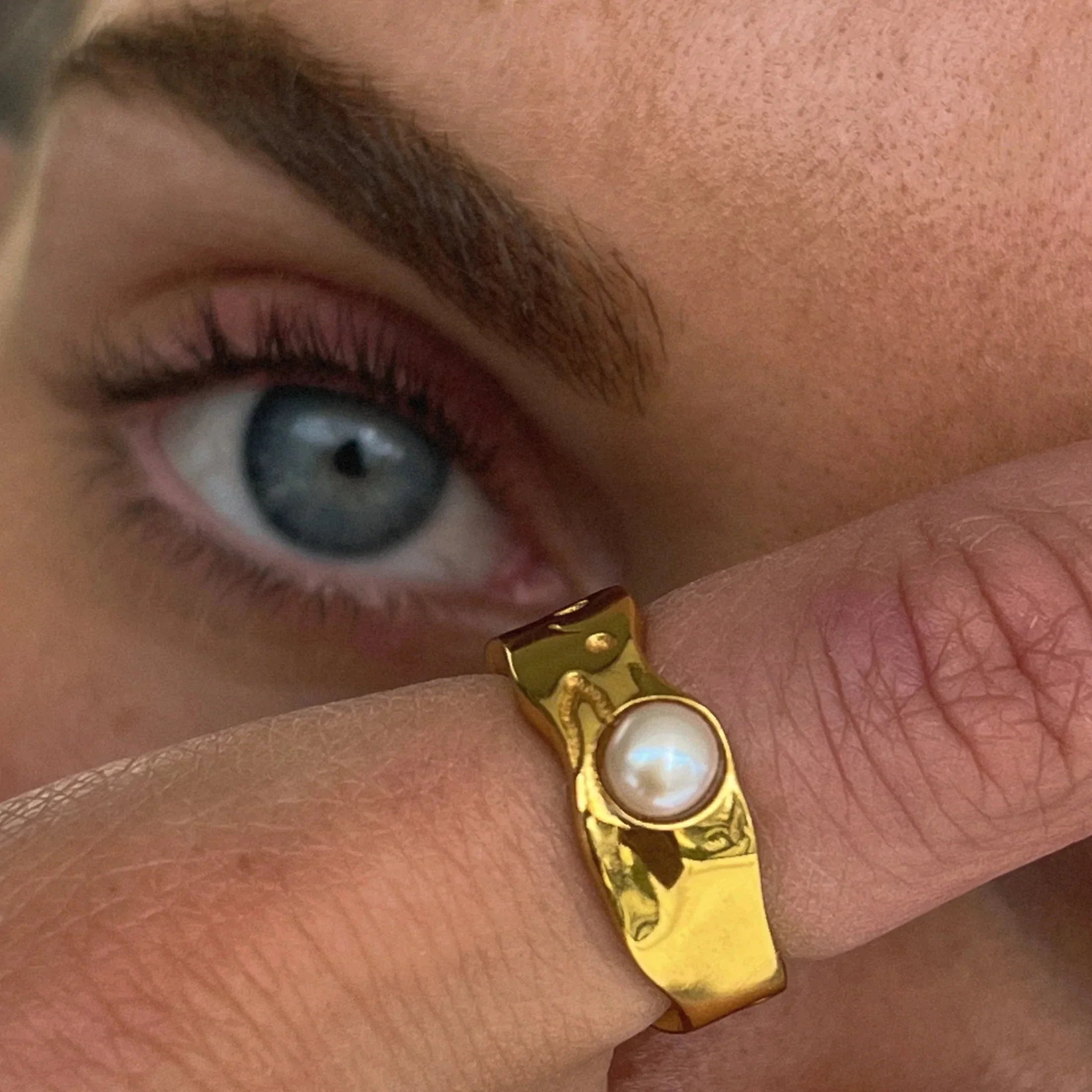 Molten Gold Pearl Band Ring