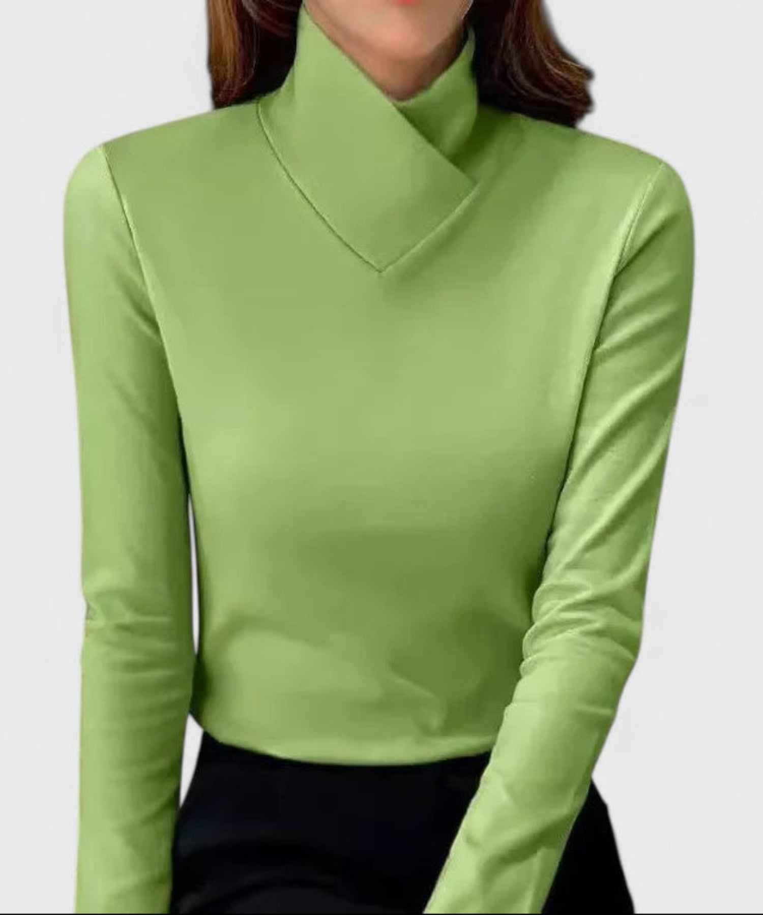 Yulienne | Elegant Turtleneck