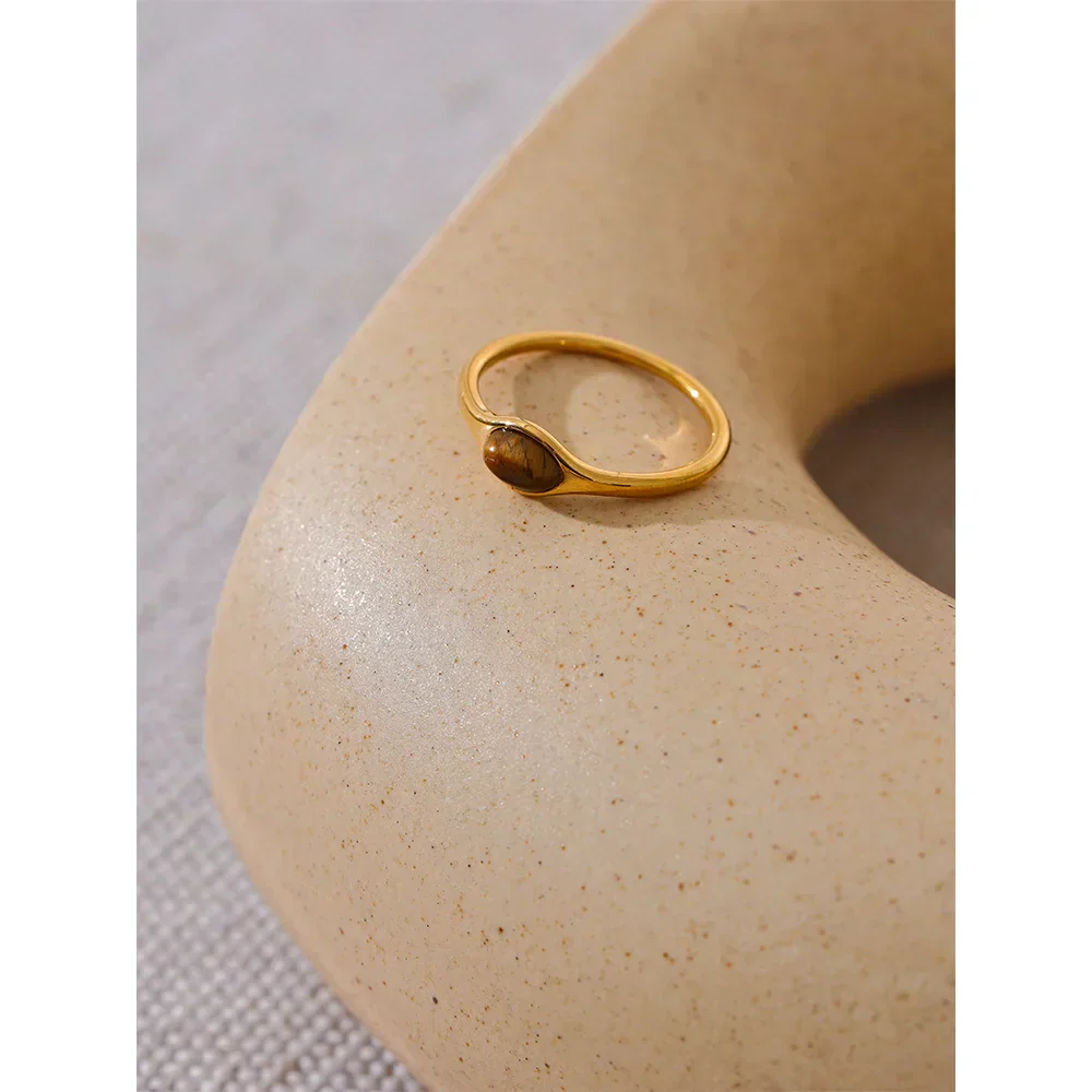 Slim Amber Cabochon Gold Ring